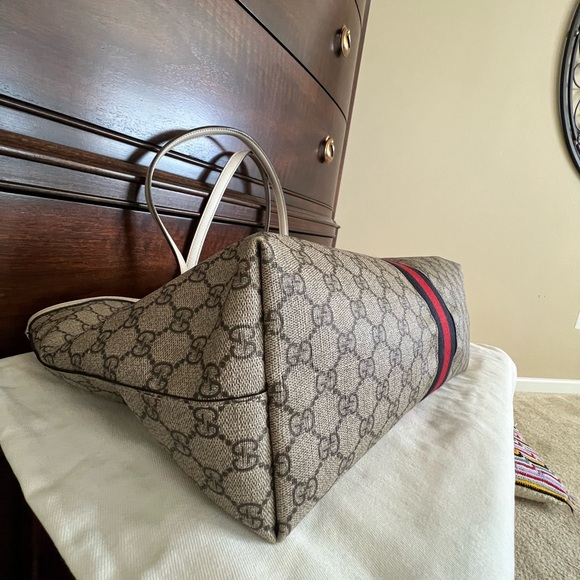 Gucci Ophidia GG Medium Ophidia Tote - Picture 3 of 11